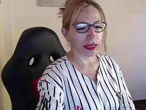 Chayla Ruiz online show from 12/13/24, 12:39