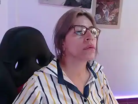 Chayla Ruiz online show from 12/17/24, 04:00
