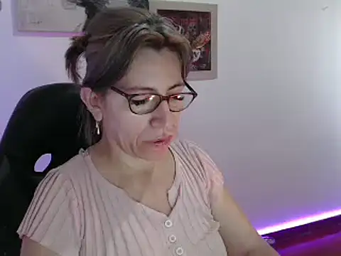 Chayla Ruiz online show from 12/19/24, 09:28