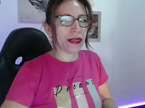 Chayla Ruiz online show from 01/11/25, 12:40