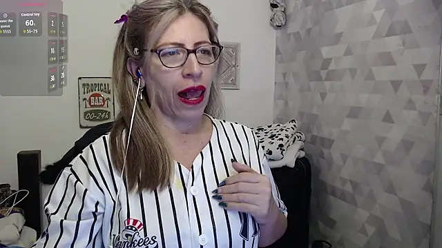 Chayla Ruiz online show from 09/19/25, 07:36