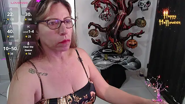 Snapshot of Chayla_Ruiz chatting on 10/29/25, 03:36 Chayla Ruiz online show from 10/29/25, 03:36