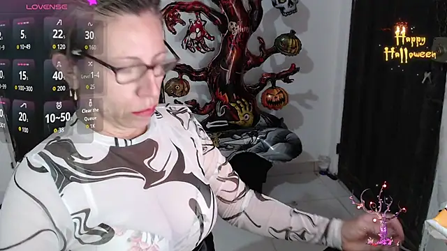 Snapshot of Chayla_Ruiz chatting on 11/01/25, 09:11 Chayla Ruiz online show from 11/01/25, 09:11