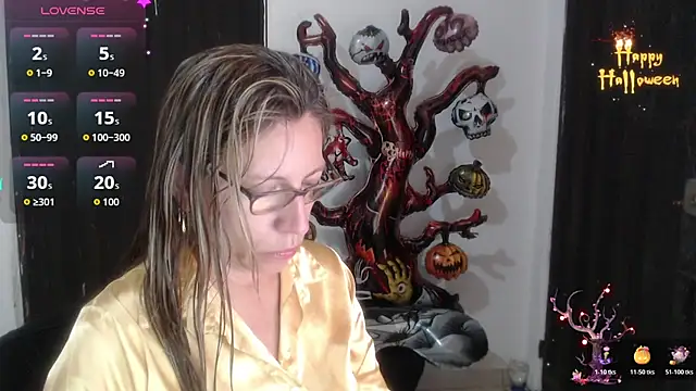 Snapshot of Chayla_Ruiz chatting on 11/02/25, 11:01 Chayla Ruiz online show from 11/02/25, 11:01