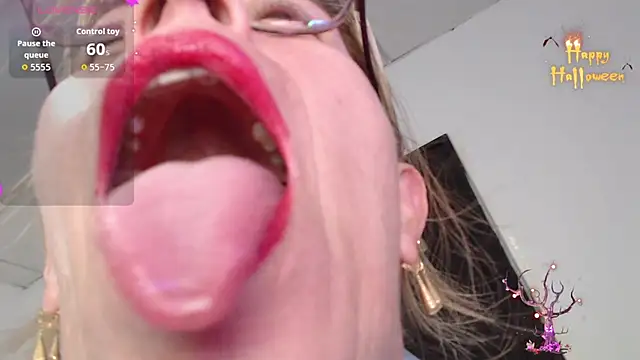 Snapshot of Chayla_Ruiz chatting on 11/08/25, 09:57 Chayla Ruiz online show from 11/08/25, 09:57