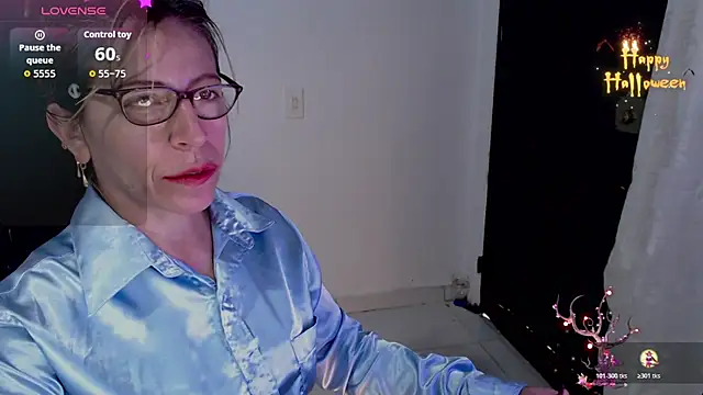 Snapshot of Chayla_Ruiz chatting on 11/12/25, 10:48 Chayla Ruiz online show from 11/12/25, 10:48