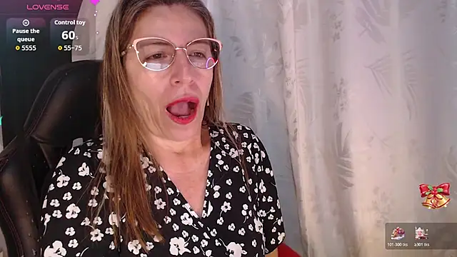 Snapshot of Chayla_Ruiz chatting on 12/13/25, 10:26 Chayla Ruiz online show from 12/13/25, 10:26