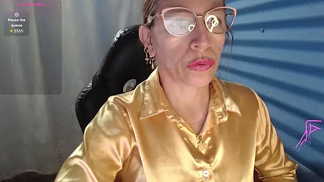 Chayla Ruiz online show from 05/13/26, 12:46