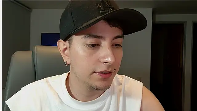 Snapshot of Jhoan_saenz chatting on 10/07/25, 05:37 Jhoan saenz online show from 10/07/25, 05:37