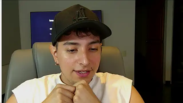 Snapshot of Jhoan_saenz chatting on 10/08/25, 12:19 Jhoan saenz online show from 10/08/25, 12:19