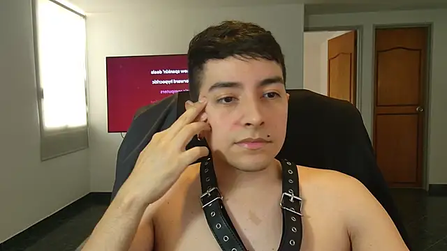 Snapshot of Jhoan_saenz chatting on 10/11/25, 05:00 Jhoan saenz online show from 10/11/25, 05:00