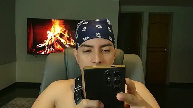 Snapshot of Jhoan_saenz chatting on 10/16/25, 12:55 Jhoan saenz online show from 10/16/25, 12:55