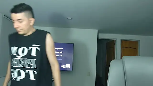 Snapshot of Jhoan_saenz chatting on 10/21/25, 04:46 Jhoan saenz online show from 10/21/25, 04:46