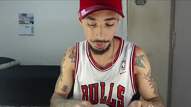 emiliano hottt online show from 04/27/26, 01:53