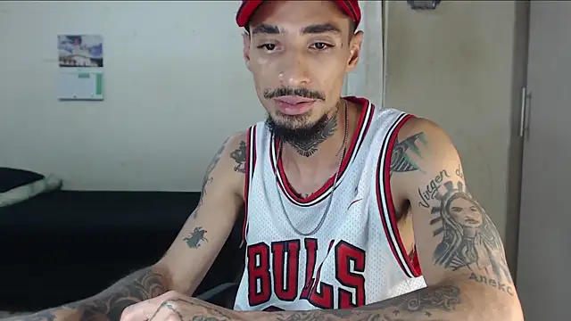emiliano hottt online show from 04/28/26, 02:27