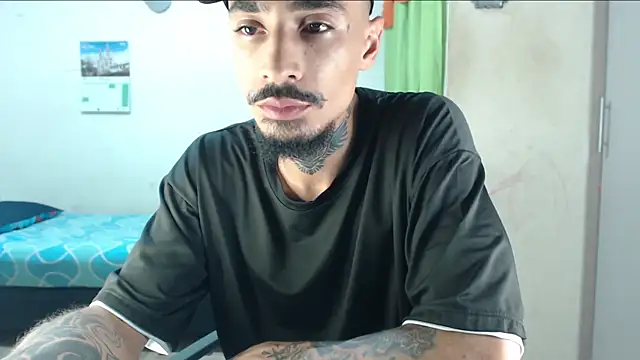 emiliano hottt online show from 05/11/26, 02:56