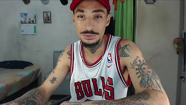 emiliano hottt online show from 07/26/26, 01:18