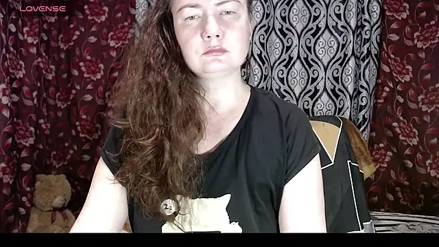 EmilyDoth online show from 10/11/25, 01:31