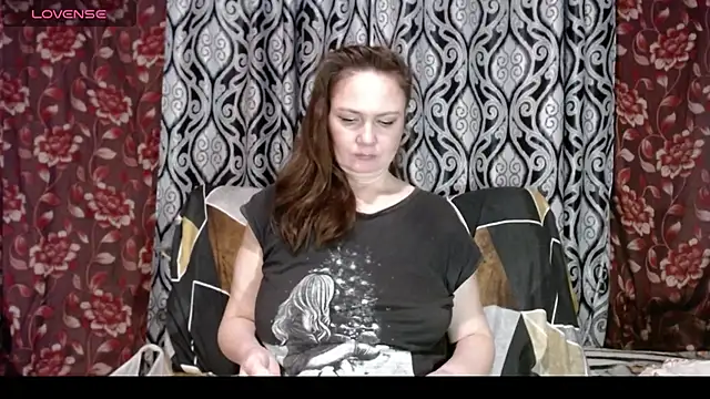 EmilyDoth online show from 11/02/25, 09:17