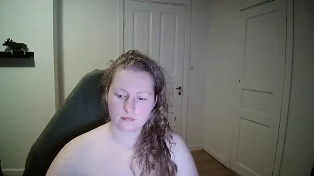 Snapshot of Girlnina-1995 chatting on 12/02/24, 10:56 Girlnina-1995 online show from 12/02/24, 10:56