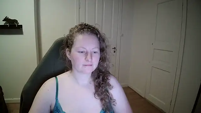 Snapshot of Girlnina-1995 chatting on 12/03/24, 05:01 Girlnina-1995 online show from 12/03/24, 05:01