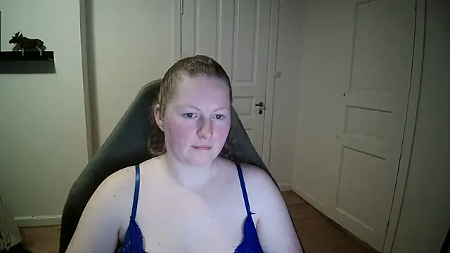Snapshot of Girlnina-1995 chatting on 01/06/25, 05:59 Girlnina-1995 online show from 01/06/25, 05:59