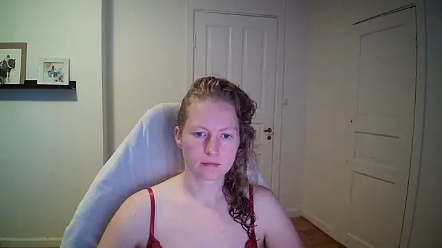 Girlnina-1995 online show from 09/24/25, 09:12