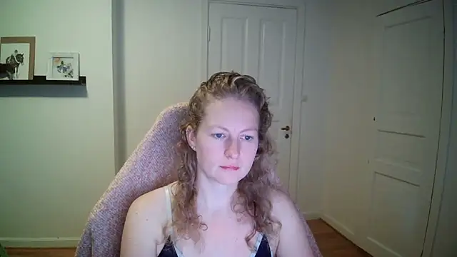 Girlnina-1995 online show from 10/08/25, 08:23