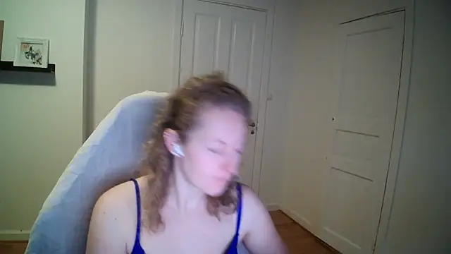 Girlnina-1995 online show from 12/03/25, 10:35