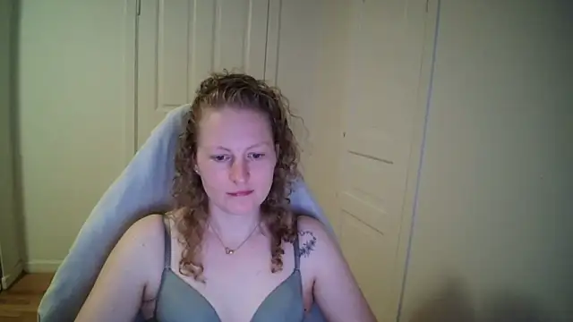 Girlnina-1995 online show from 03/24/26, 11:04