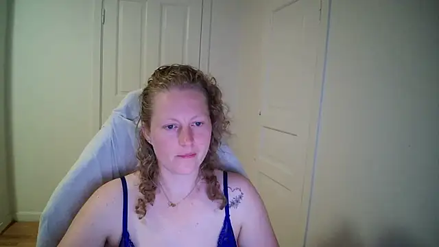 Girlnina-1995 online show from 05/20/26, 06:14