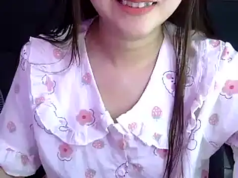 Bee 2k online show from 11/26/25, 04:57