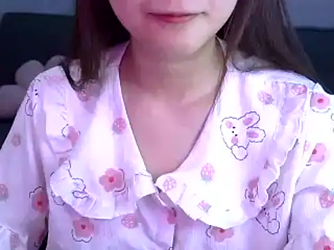 Bee 2k online show from 07/25/26, 04:21