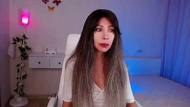 Snapshot of wendifoste chatting on 11/17/25, 06:35 wendifoste online show from 11/17/25, 06:35