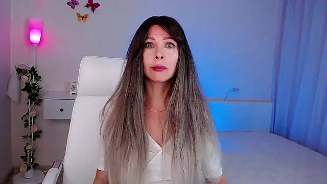 Snapshot of wendifoste chatting on 11/21/25, 06:28 wendifoste online show from 11/21/25, 06:28