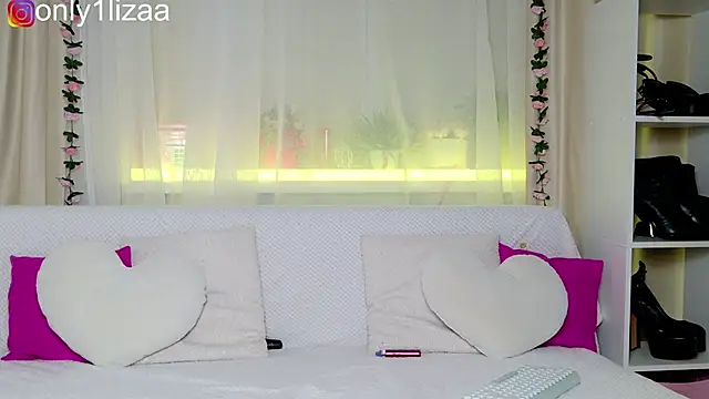 Only1liza online show from 05/17/26, 09:44