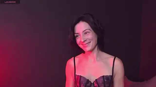 Snapshot of LorenDaze chatting on 12/04/24, 02:04 LorenDaze online show from 12/04/24, 02:04