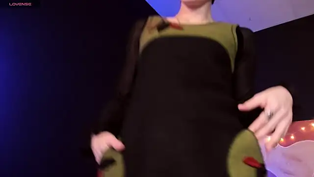 Snapshot of LorenDaze chatting on 02/04/25, 01:59 LorenDaze online show from 02/04/25, 01:59