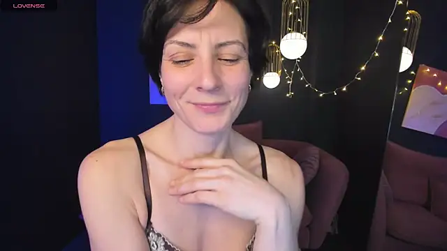 Snapshot of LorenDaze chatting on 02/07/25, 05:29 LorenDaze online show from 02/07/25, 05:29