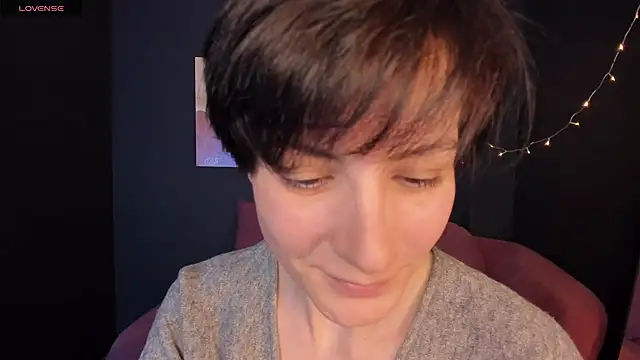 Snapshot of LorenDaze chatting on 02/12/25, 02:10 LorenDaze online show from 02/12/25, 02:10