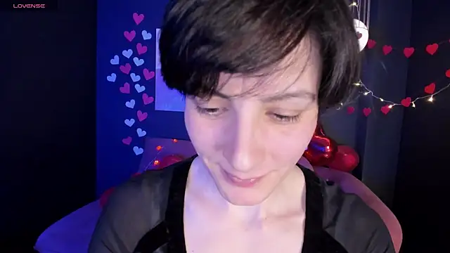 Snapshot of LorenDaze chatting on 02/14/25, 02:12 LorenDaze online show from 02/14/25, 02:12