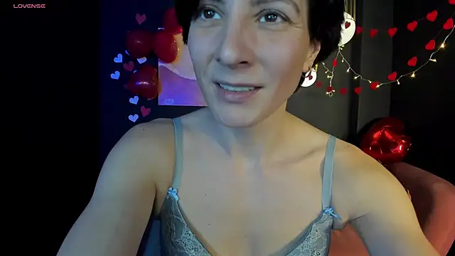 Snapshot of LorenDaze chatting on 02/15/25, 05:07 LorenDaze online show from 02/15/25, 05:07