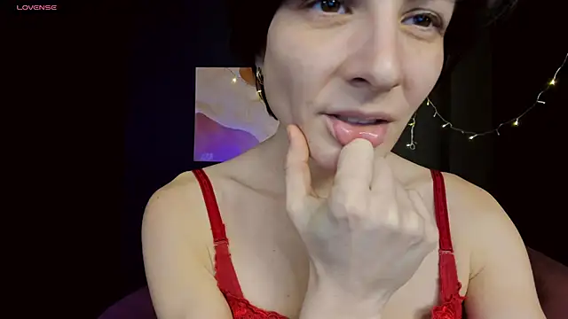 Snapshot of LorenDaze chatting on 02/18/25, 05:21 LorenDaze online show from 02/18/25, 05:21