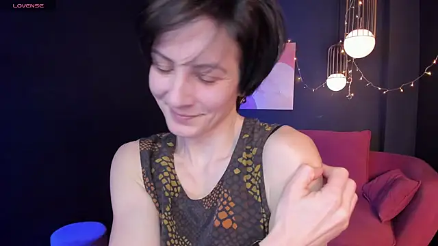 Snapshot of LorenDaze chatting on 02/21/25, 01:55 LorenDaze online show from 02/21/25, 01:55