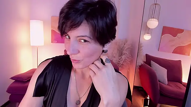 Snapshot of LorenDaze chatting on 10/01/25, 02:23 LorenDaze online show from 10/01/25, 02:23