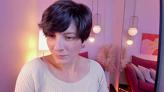 Snapshot of LorenDaze chatting on 10/07/25, 02:14 LorenDaze online show from 10/07/25, 02:14