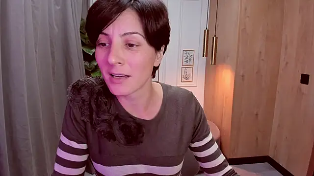 Snapshot of LorenDaze chatting on 10/22/25, 02:17 LorenDaze online show from 10/22/25, 02:17