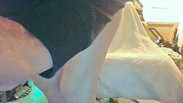 eatmeplease44 online show from 09/28/25, 11:10