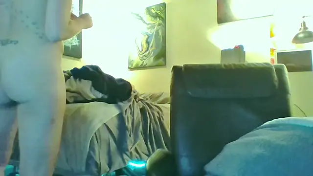 eatmeplease44 online show from 11/12/25, 12:27