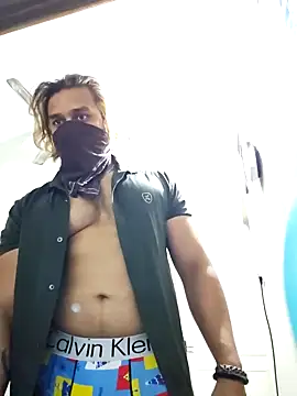 Snapshot of kaizercool1 chatting on 01/17/25, 10:00 kaizercool1 online show from 01/17/25, 10:00